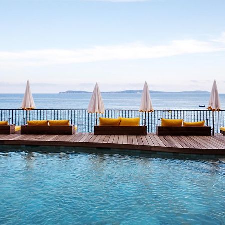 Hotel Le Bailli De Suffren เลอรายอล-กานาเดล-โซร์-แม ภายนอก รูปภาพ