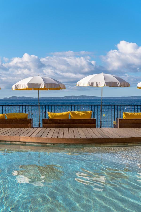 Hotel Le Bailli De Suffren เลอรายอล-กานาเดล-โซร์-แม ภายนอก รูปภาพ